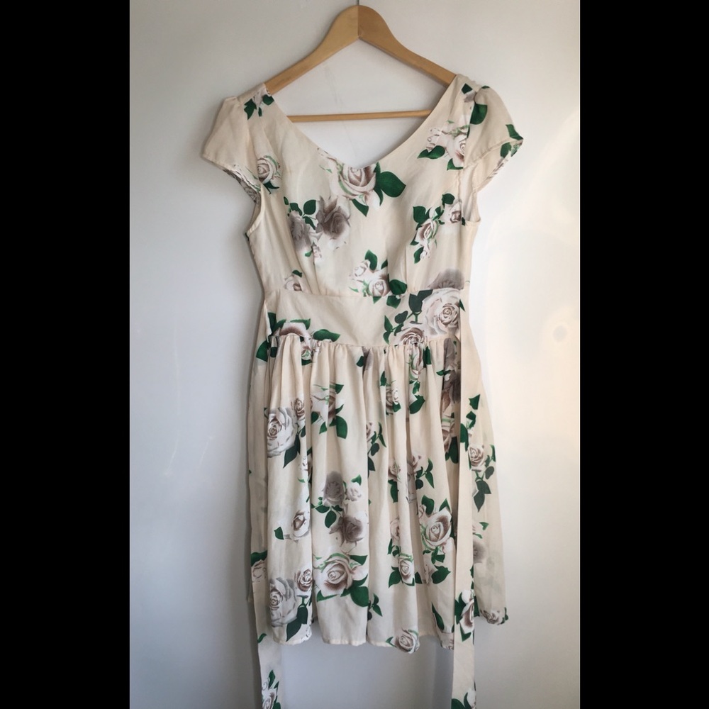 Iska London Floral V-Neck Summer Dress with Tie Back
